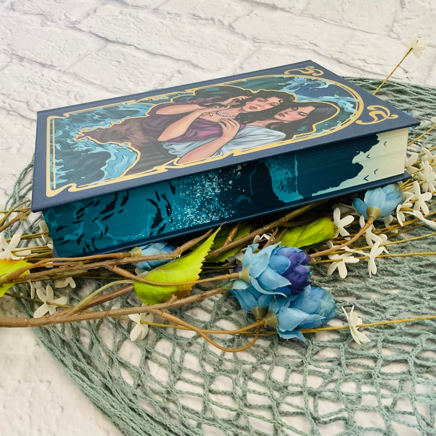 The Woman from the Waves by Roslyn Sinclair